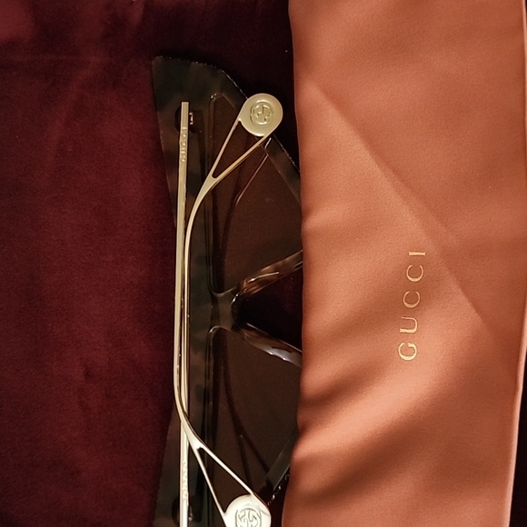 Authentic Gucci Geometric Crystal Sunglassess New with Cloth/Red Velvet Pouch - Picture 2 of 4